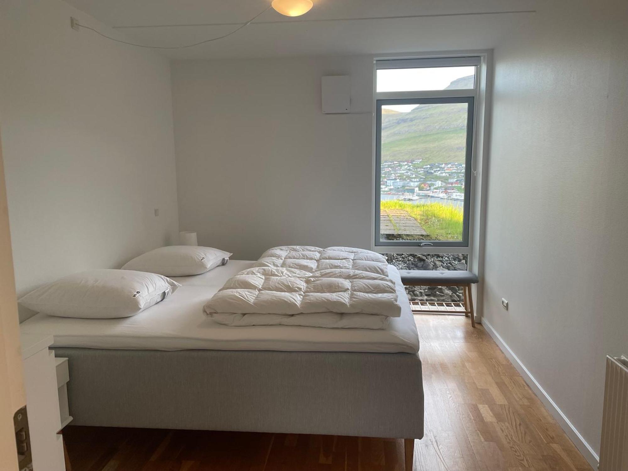 Unique Sea & Landscape View And Spacious Apartment Klaksvík Exterior foto