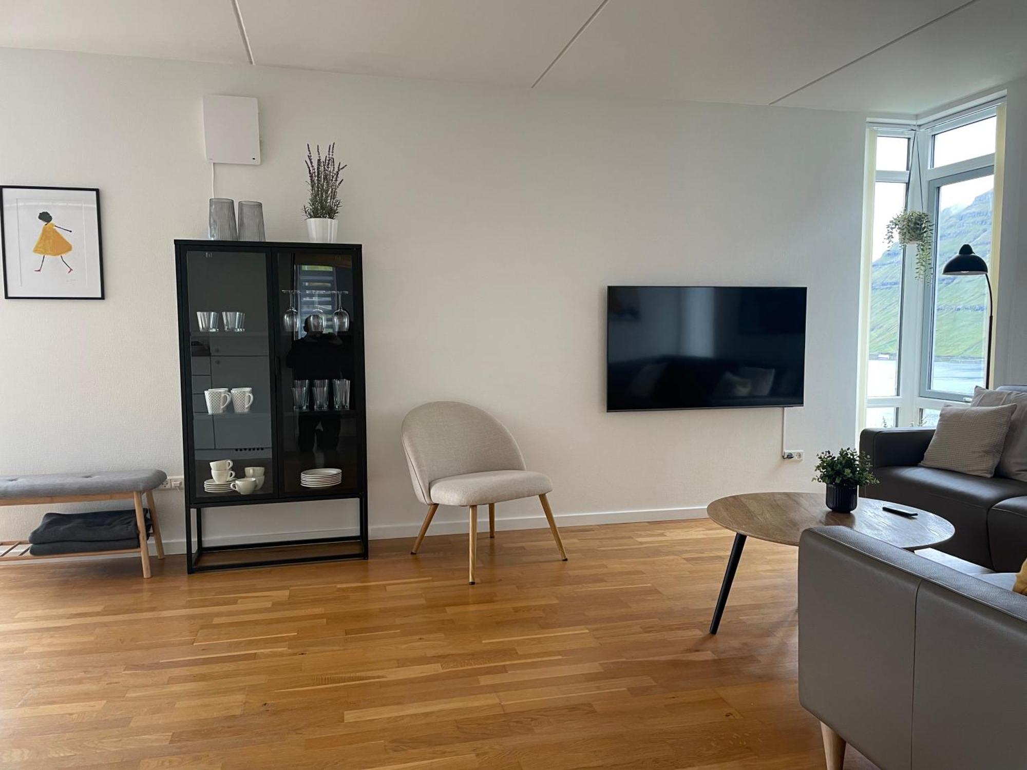 Unique Sea & Landscape View And Spacious Apartment Klaksvík Exterior foto